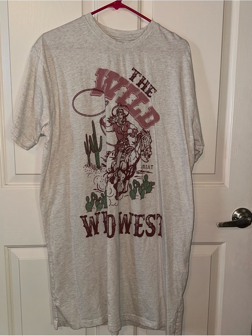 Ariat Heather Gray Short-Sleeve Wild West Graphic Tee